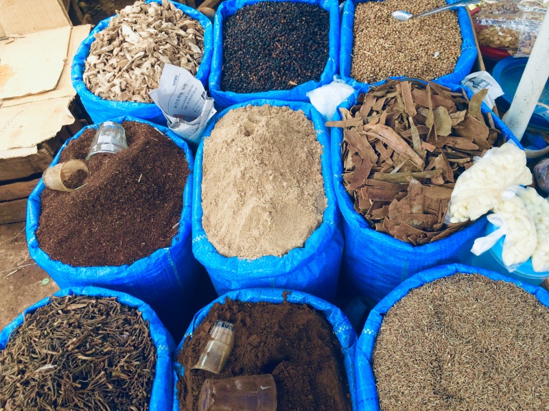 Spices from Zanzibar - Moshi's market